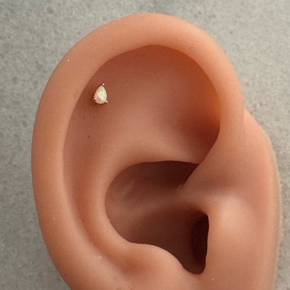 Gold Opal Tiny Micro Tear Drop Crystal Cartilage Earring Brand New